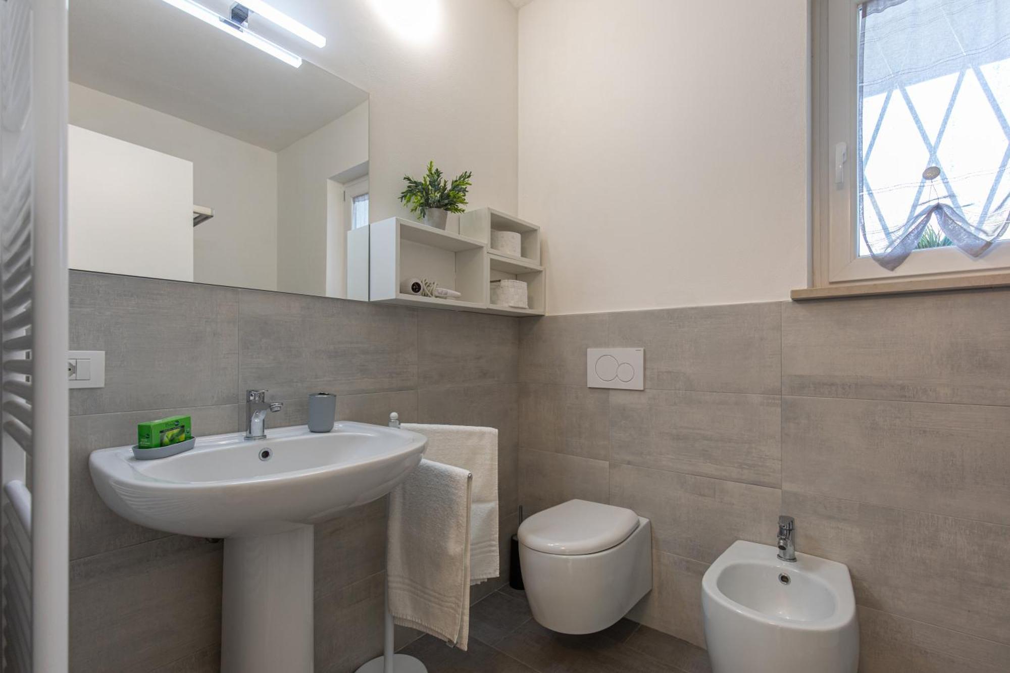 White Angel Apartment Кастелнуово дел Гарда Екстериор снимка