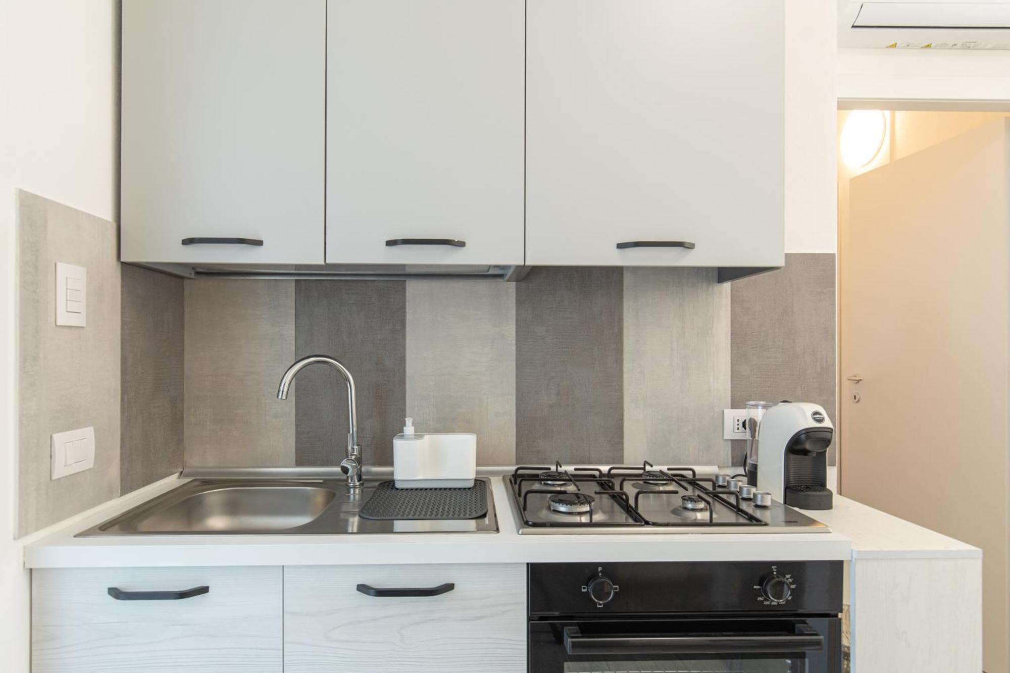 White Angel Apartment Кастелнуово дел Гарда Екстериор снимка